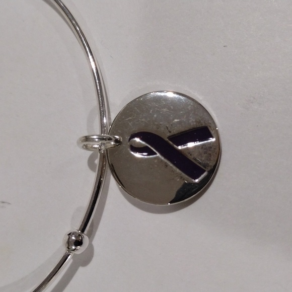 Vantel Pearls Silver Tone 7.5" Bracelet – Purple Awareness Ribbon Charm Jewelry - Picture 4 of 8